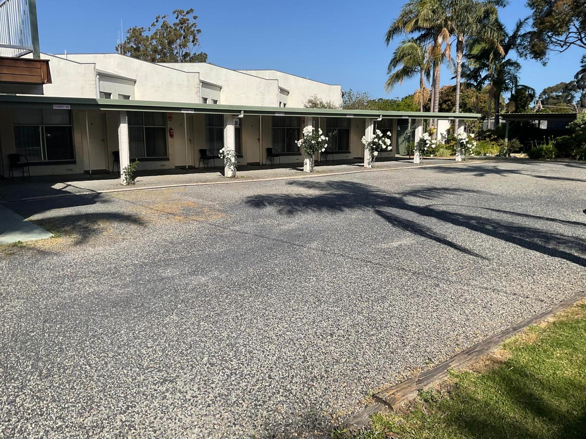 The Silver Bream Motel & Self Contained Units Mallacoota Esterno foto